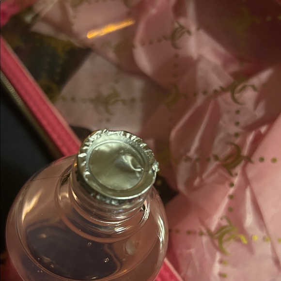 Juicy Couture Pink Clear Logo Cosmetic Pouch with Pink Body Wash - Picture 3 of 6
